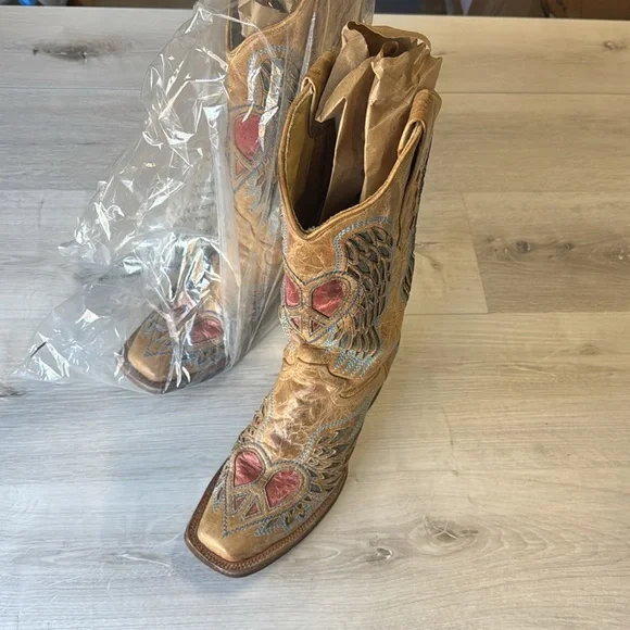 CORRAL Vintage Distressed Wings Hearts & Peace A1976 distressed boots Size 9.5 - Picture 12 of 15